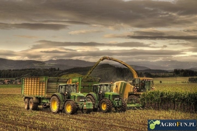 Zdjęcia maszyn rolniczych