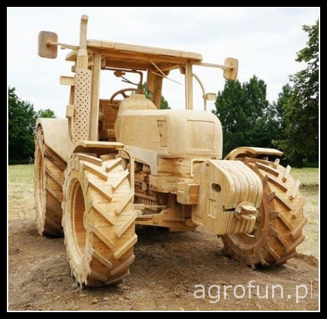 Drewniany Traktor